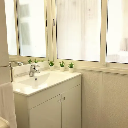 Sj1e Heart Of Baixa With New A/c Spacious Friendly *